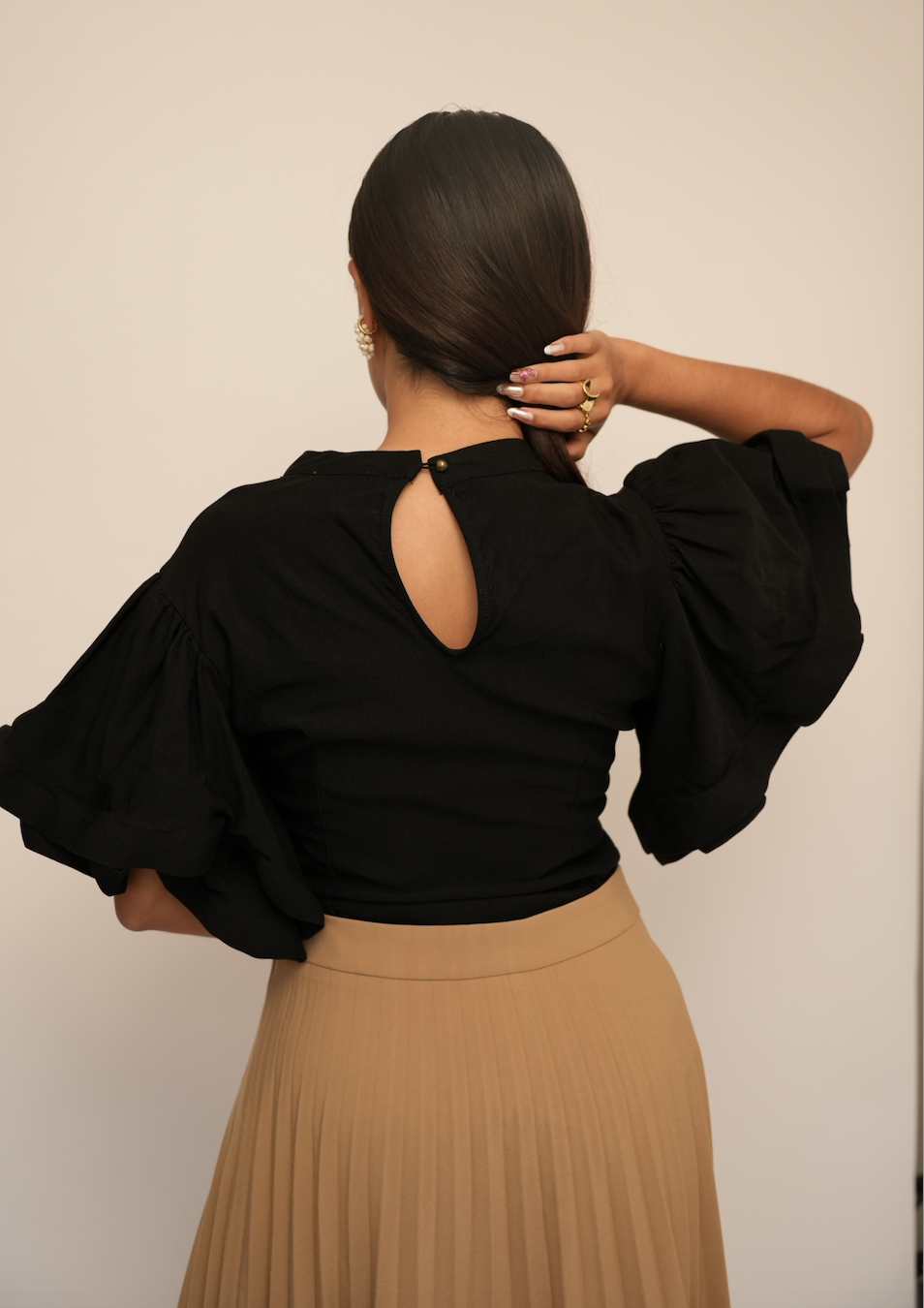 🖤 Blusa con mangas bombachas