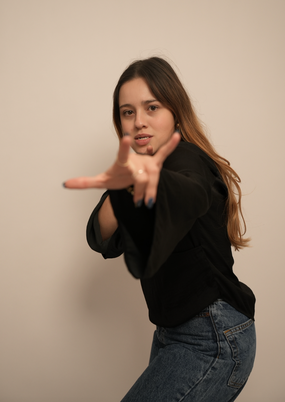 🖤 Urban Outfitters flowy sleeves