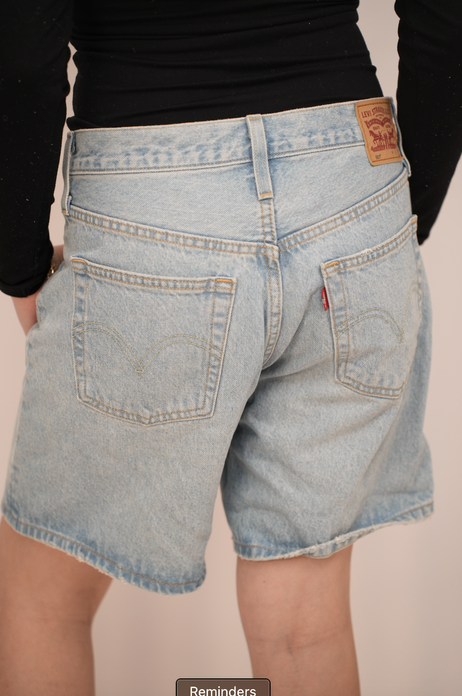 Short Levi's Boyfriend Style